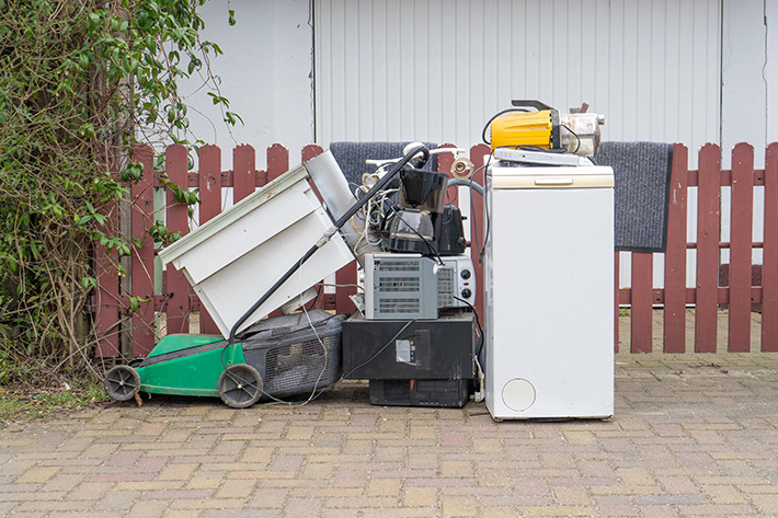 Why Junk Removal Is the Smart Way to Ditch Old Furniture & Appliances