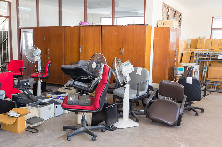 Office Furniture Removal and Cleanouts Without Disrupting Work