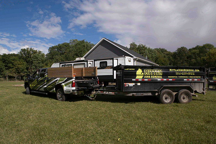 declutter-and-haul-away-debris-brighton-michigan-junk-removal-services